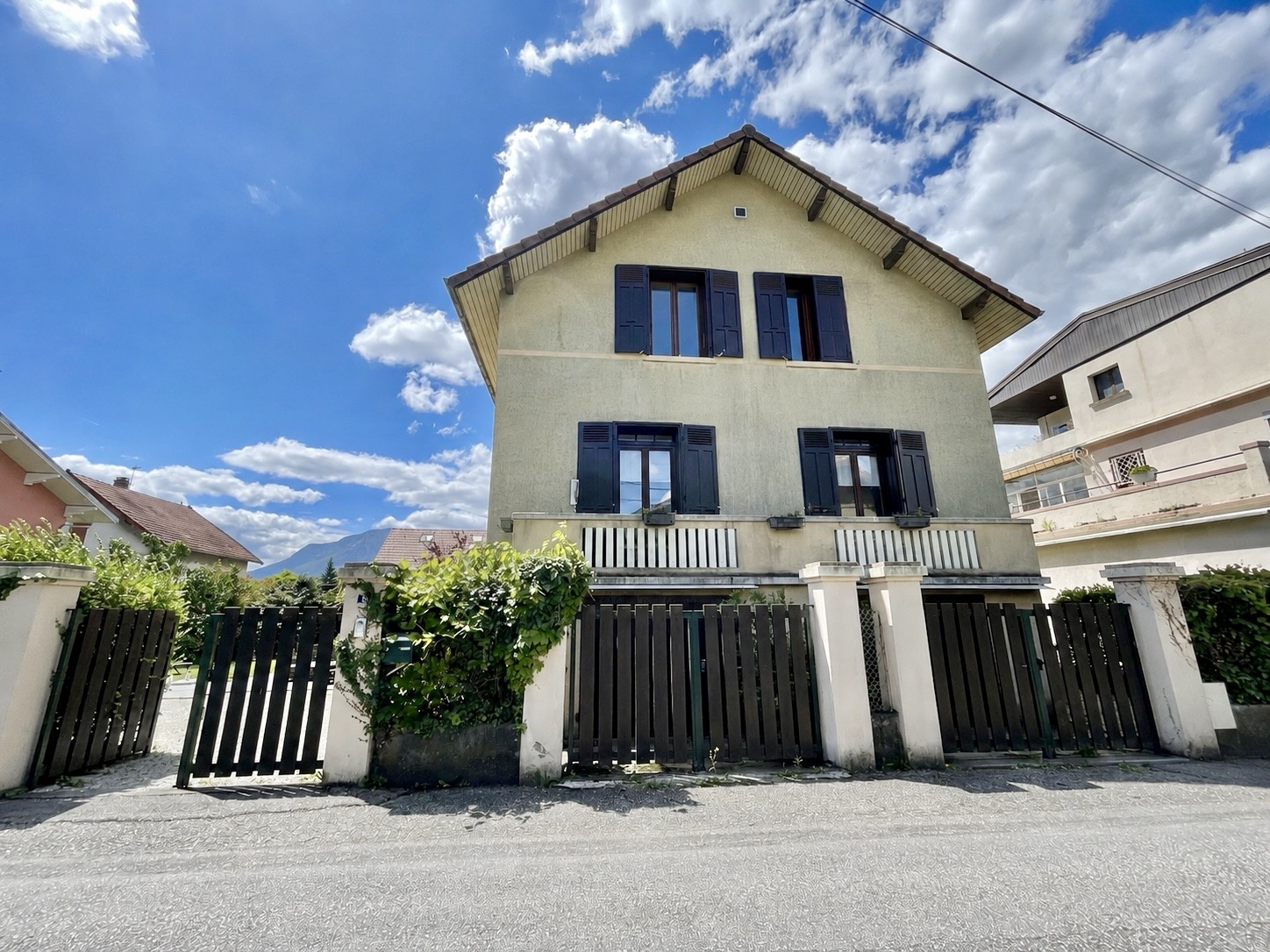 Maison 7 pièces de 163 m2 divisible - Piscinable - proche de