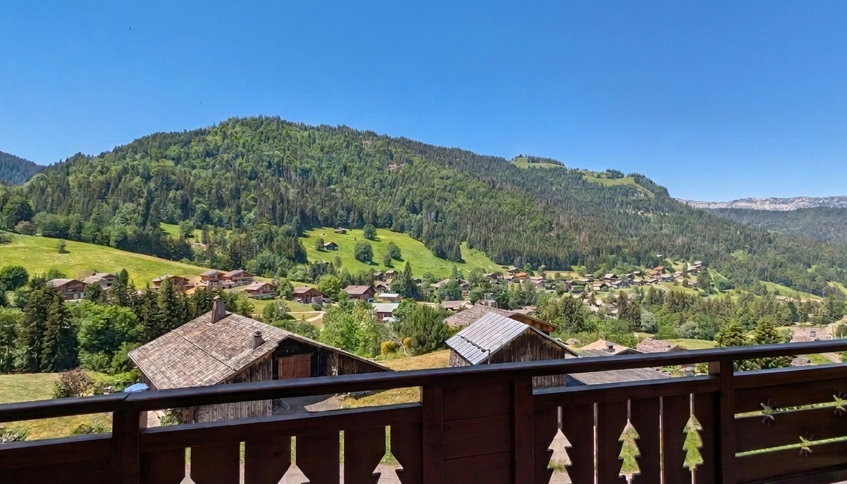 LA CLUSAZ - SKIS AUX PIEDS - CHALET 4 APPARTEMENTS + 5 GARAG